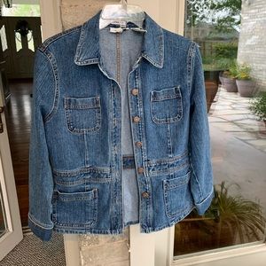 🦋Denim Jacket that is slimming and retro